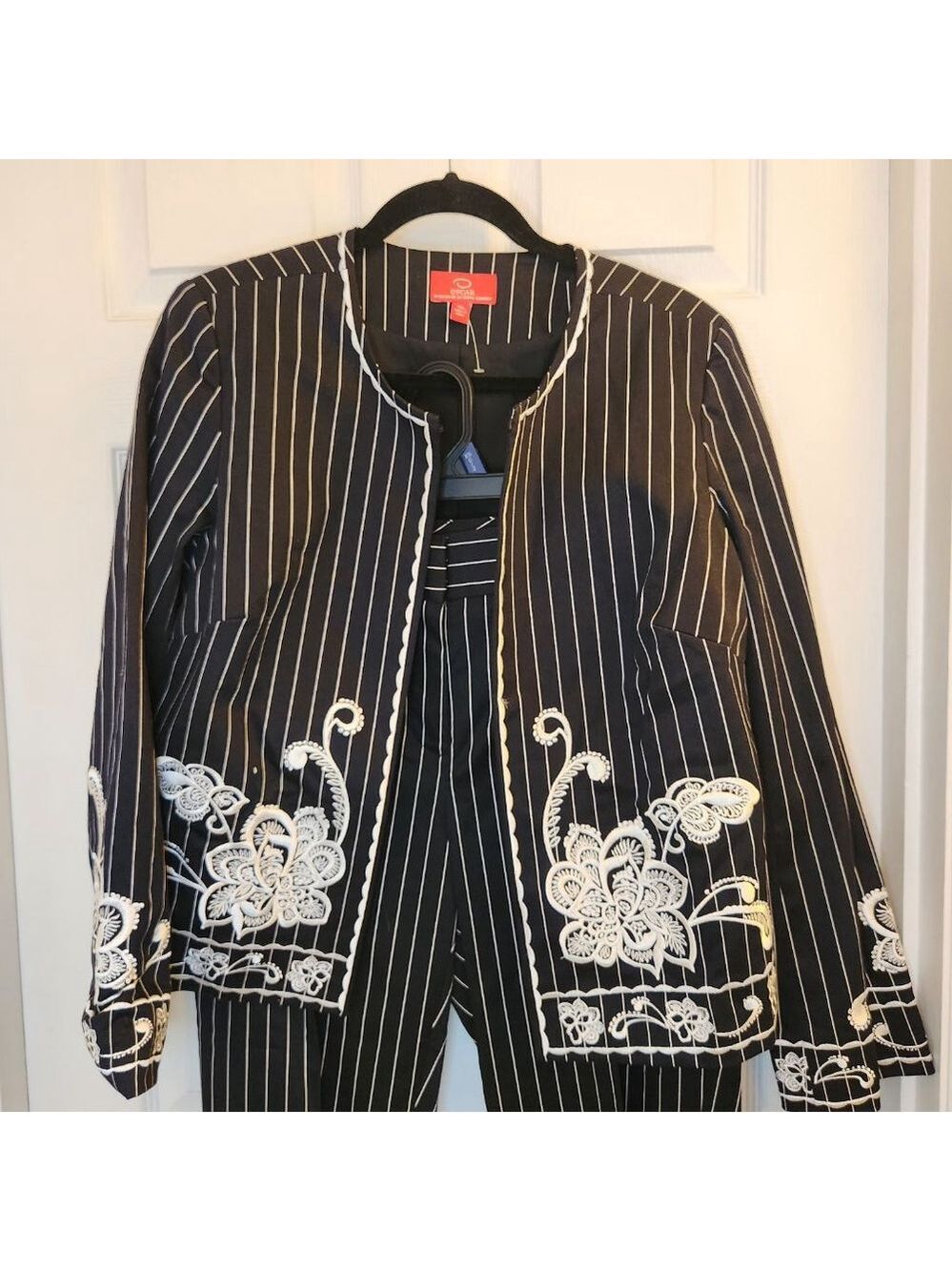Oscar de la Renta Navy Blue Pinstripe Embroidered Floral Pantsuit Sz: 10 cotton - Picture 4 of 14